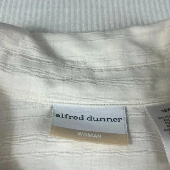 Alfred Dunner Womens Size 16W Embroidered Textured Button Up V-Neck Blouse - Picture 5 of 11